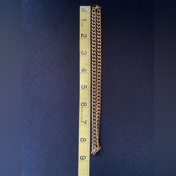 Men’s Costume Jewelry Gold Color Necklace - Picture 3 of 3